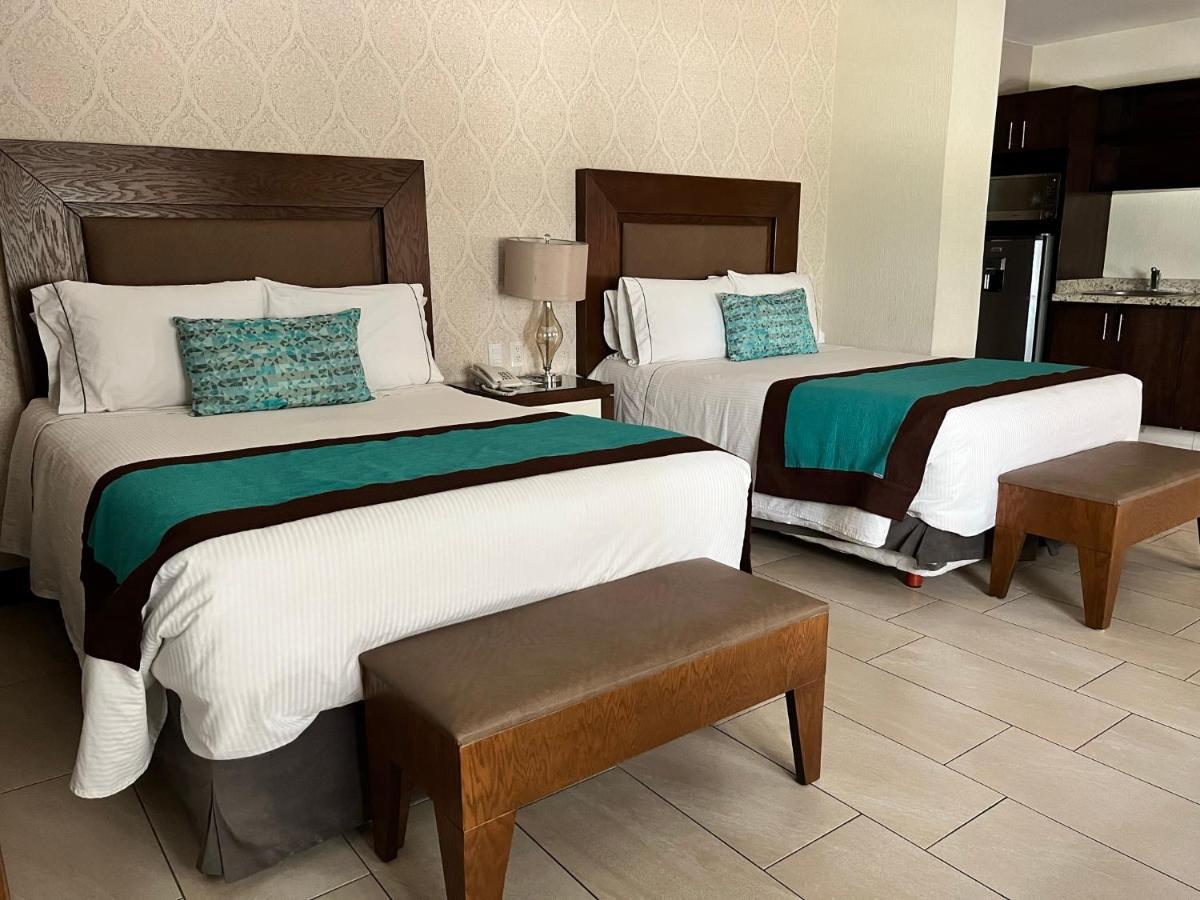 Aurea Hotel And Suites Сапопан Екстер'єр фото